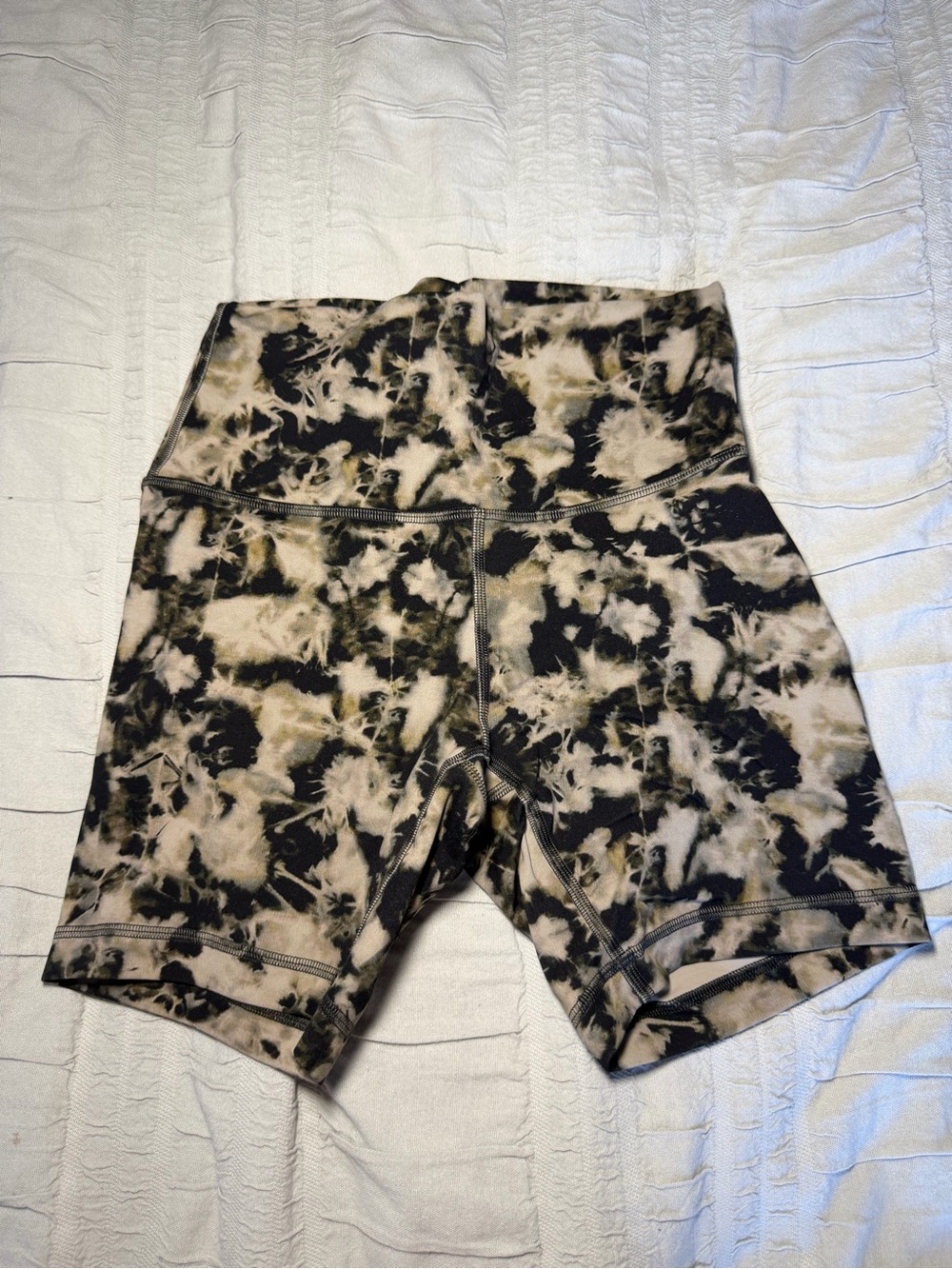lululemon athletica align High-Waist Tie-Dye Bike Shorts - Black & Cream